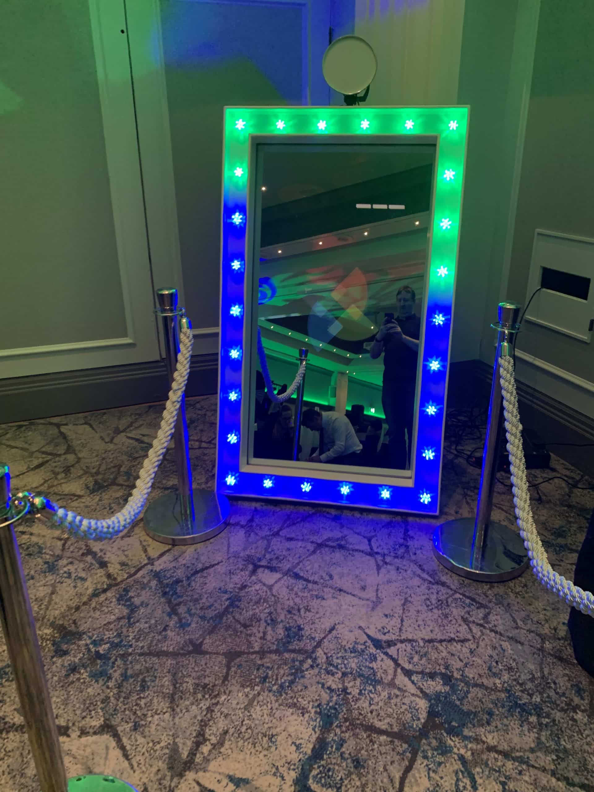 Colour Changing Hollywood Lights Mirror Photo Booth